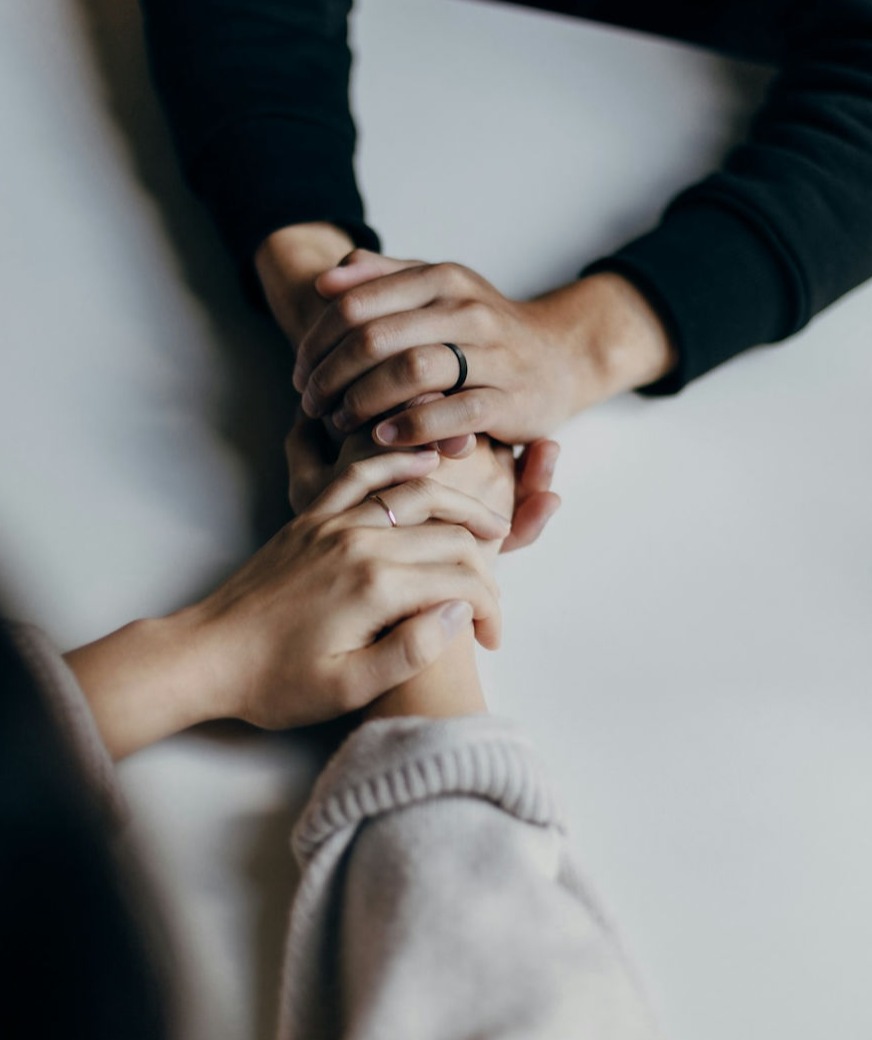 Relazione di supporto e ascolto nel percorso psicologico per adulti